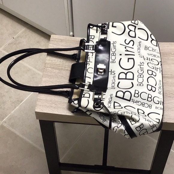 BCBGIRLS HANDBAG WITH POUCH - Picture 8 of 8